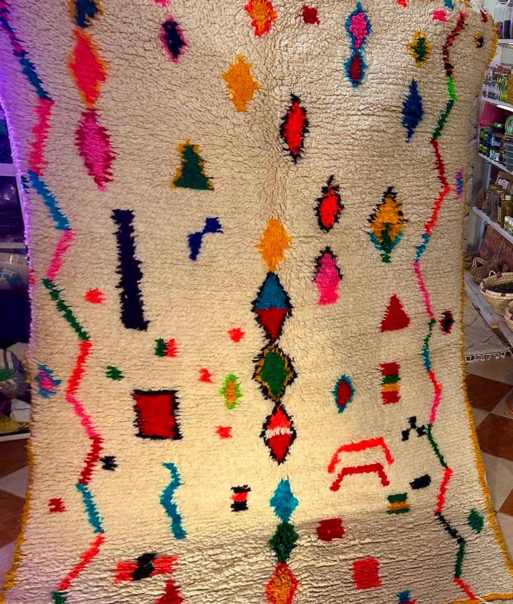 Handmade Azilal Rug, size 250 x 150 cm || 8.2 x 4.92 ft