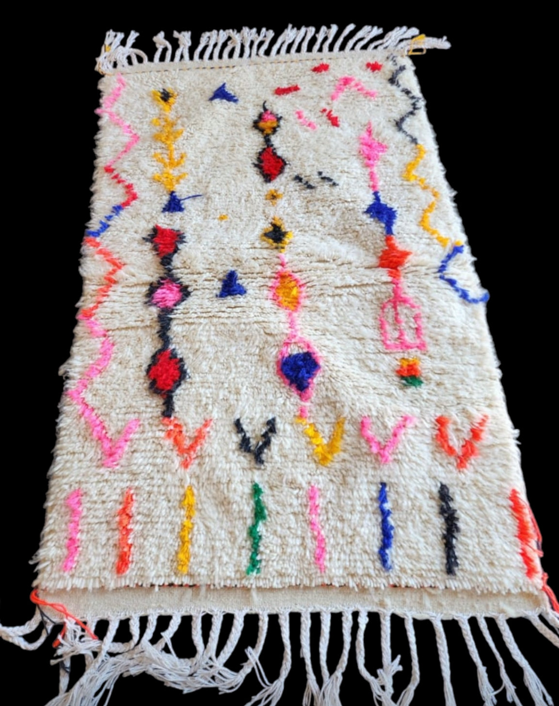 Handmade Azilal Rug, size 150 x 100 cm (4.92 x 3.28 ft)