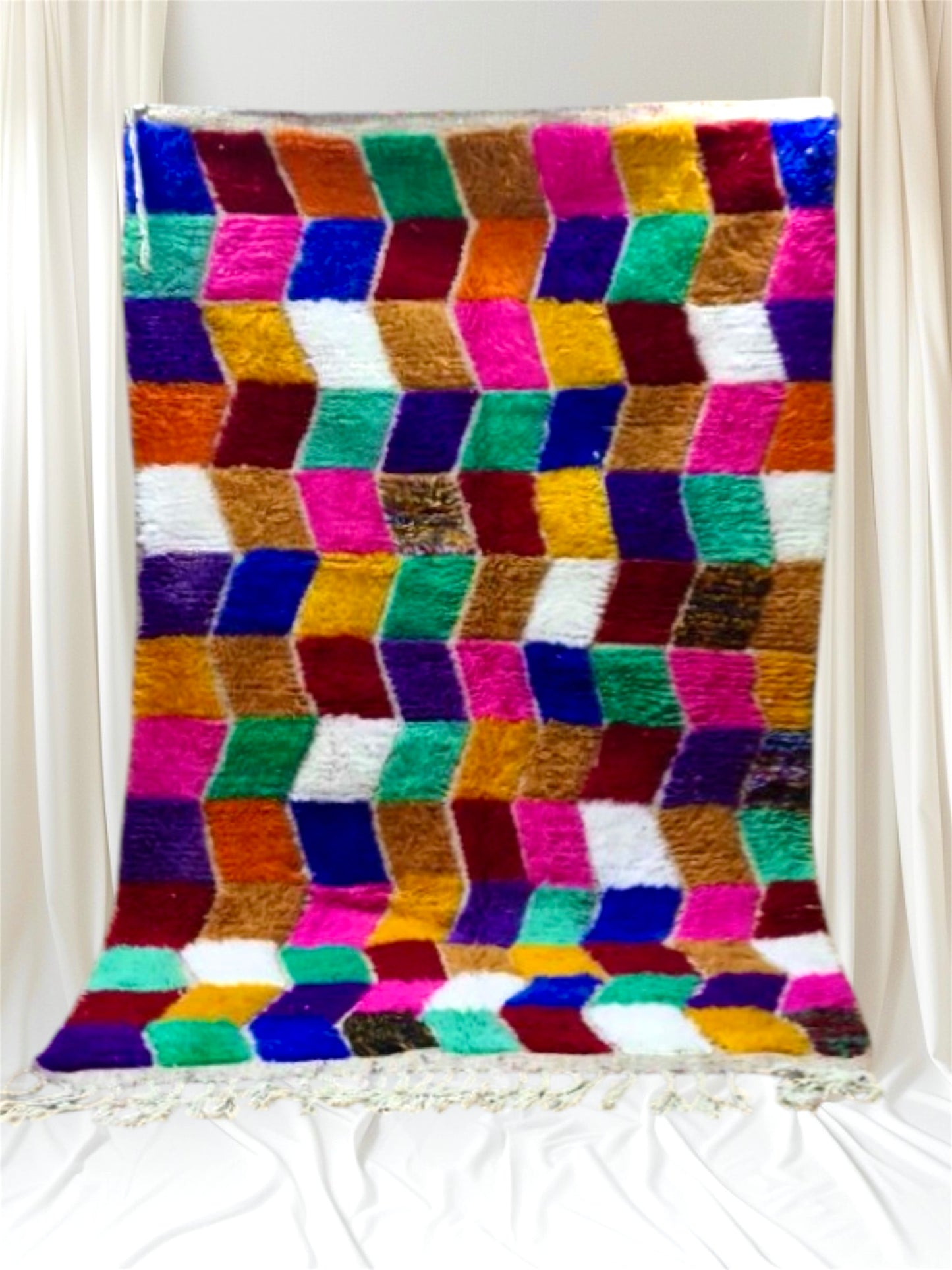 Handmade Azilal Rug, size 230 x 160 cm || 7.54 x 5.24 ft