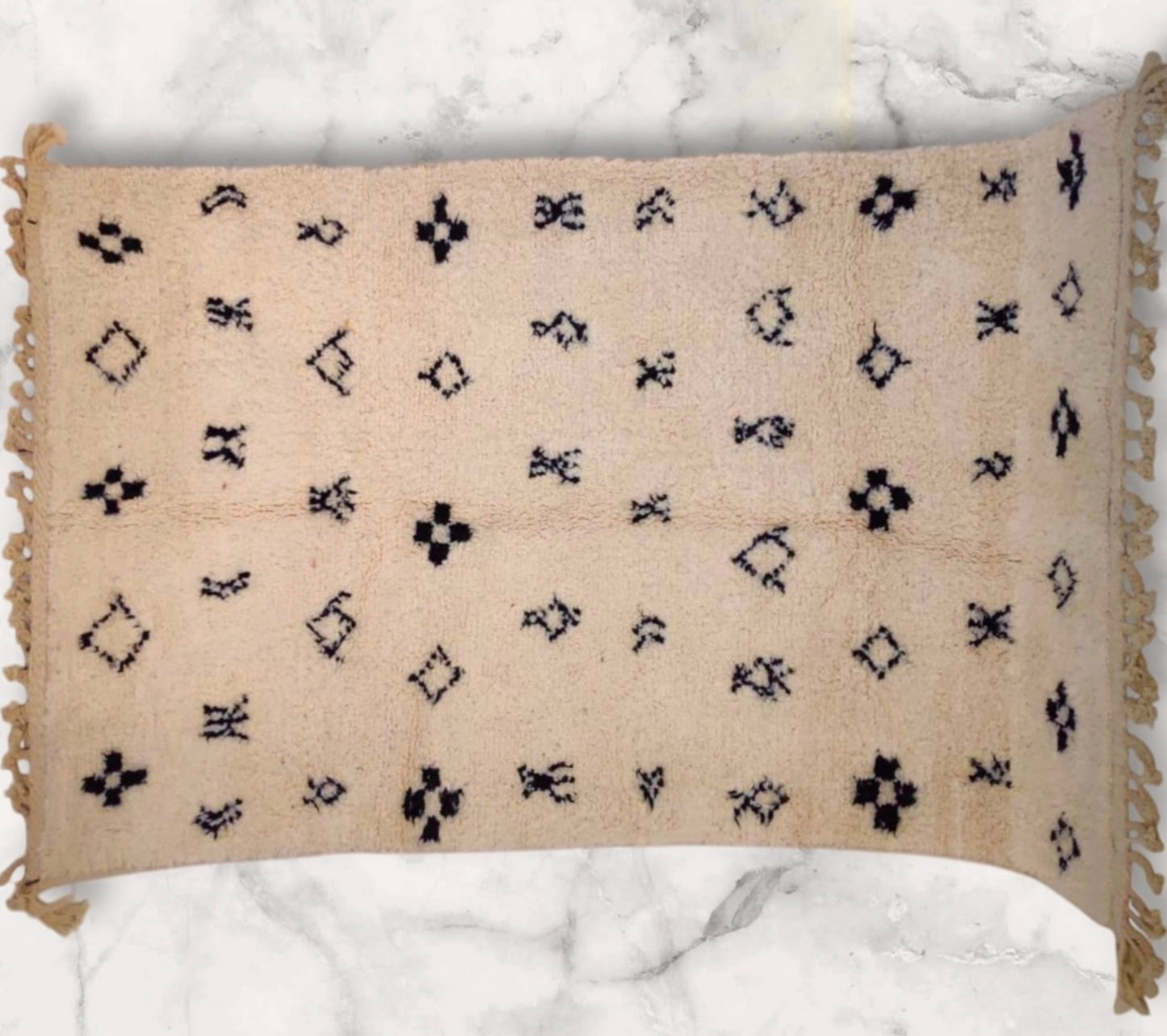 Beni Ouarain Rug size 250 x 150 cm || 8.2 x 4.92 ft