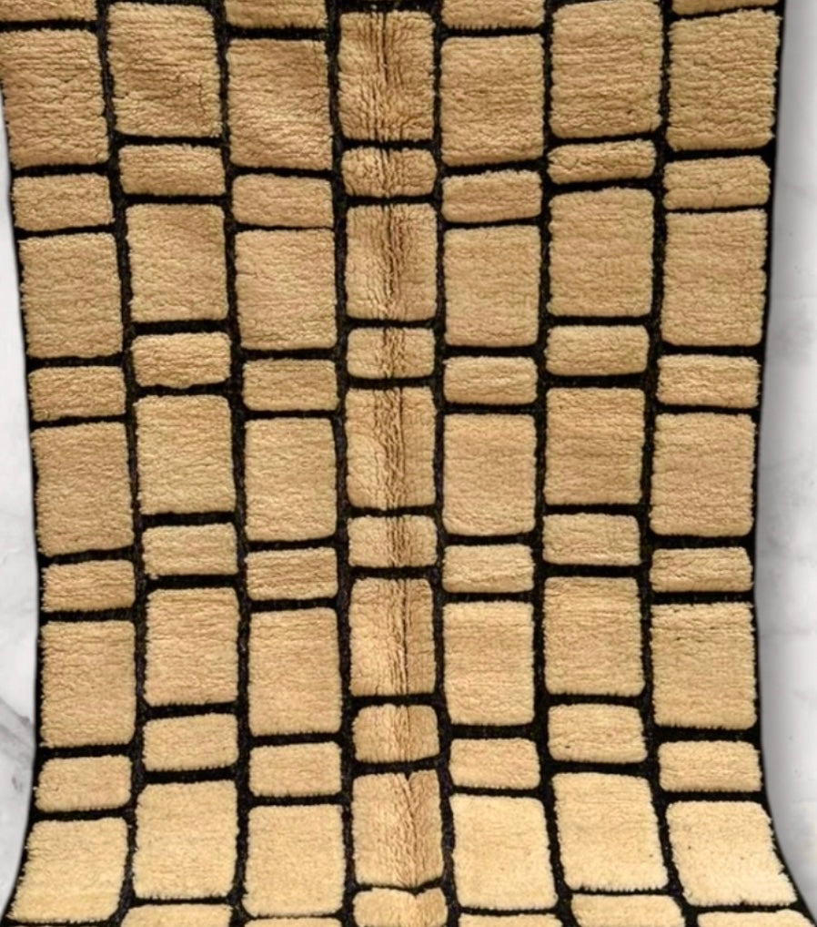 Beni Ouarain Rug size 250 x 150 cm || 8.2 x 4.92 ft