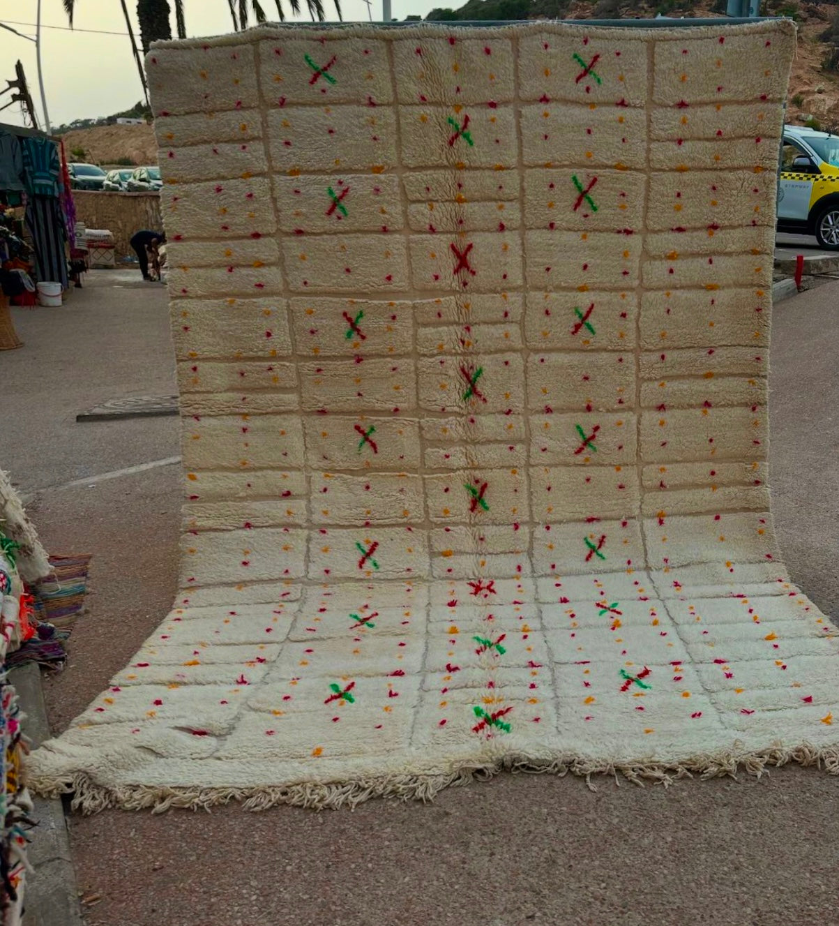 Azilal Rug, size 340 x 240 || 11.15 x 7.87 ft