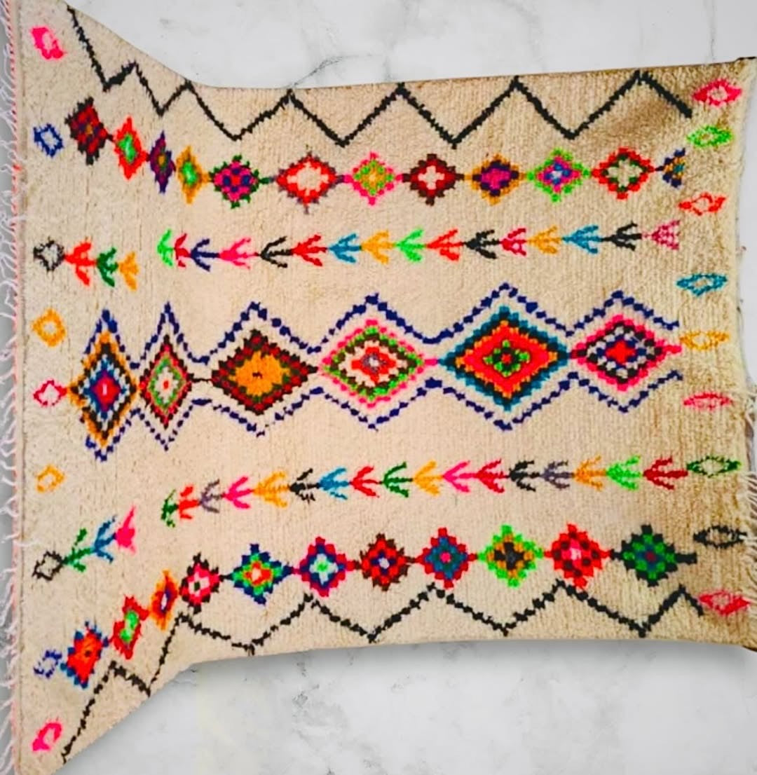 Azilal Rug, size 300 x 200 cm || 9.84 x 6.56 ft