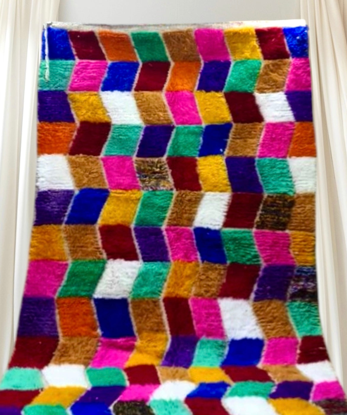 Handmade Azilal Rug, size 230 x 160 cm || 7.54 x 5.24 ft