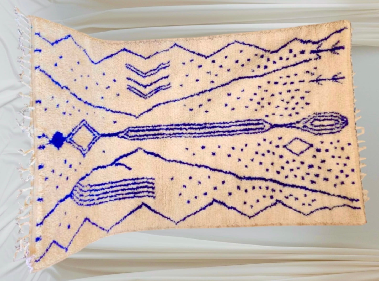 Handmade Azilal Rug, size 250 x 150 cm || 8.2 x 4.92 ft
