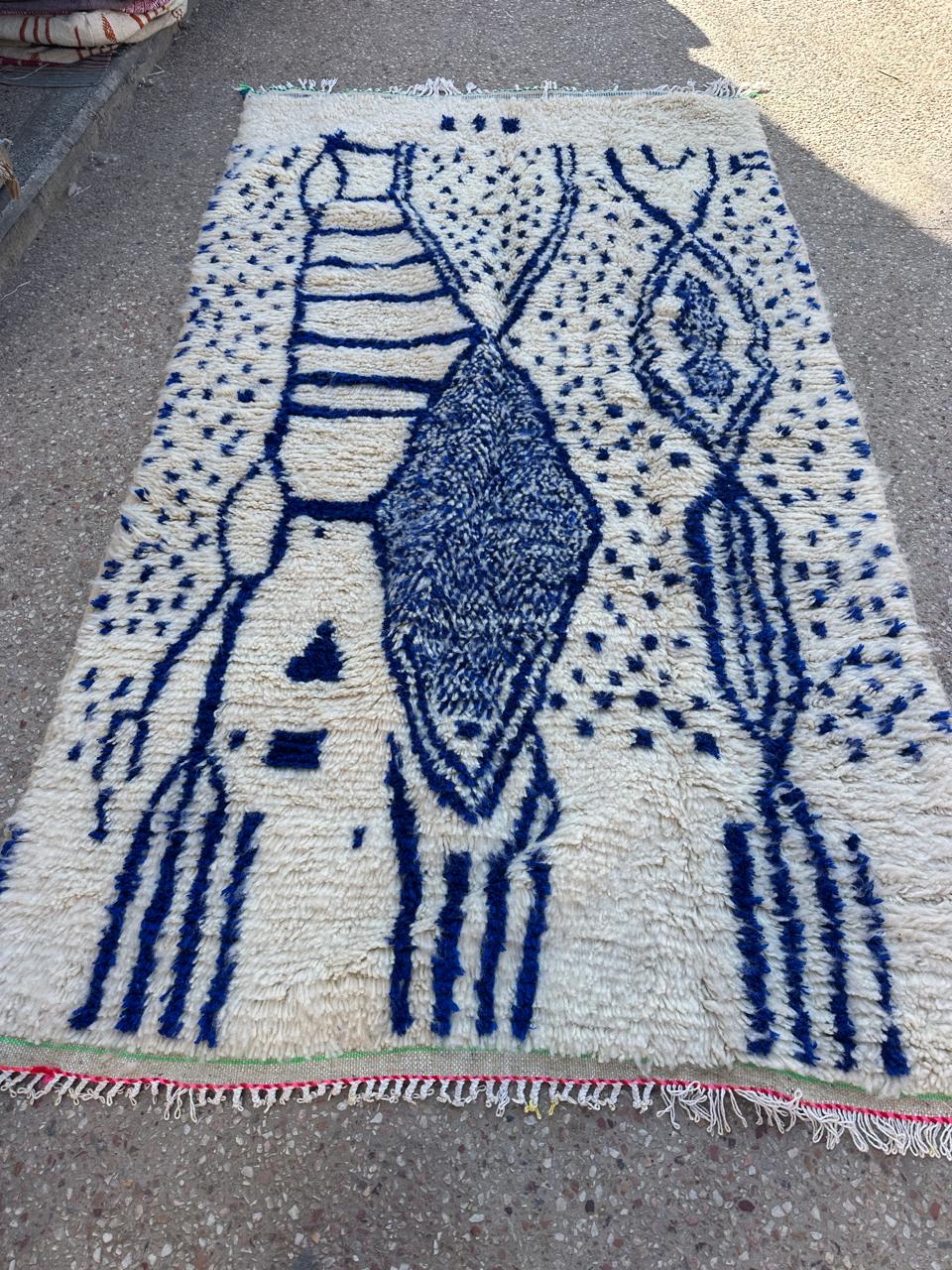 Handmade Azilal Rug, size 250 x 150 cm || 8.2 x 4.92 ft