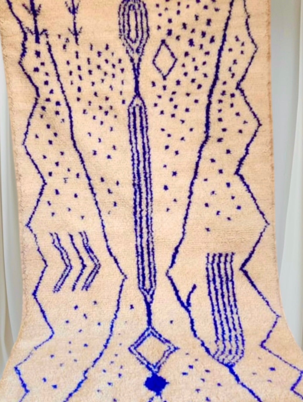 Handmade Azilal Rug, size 250 x 150 cm || 8.2 x 4.92 ft