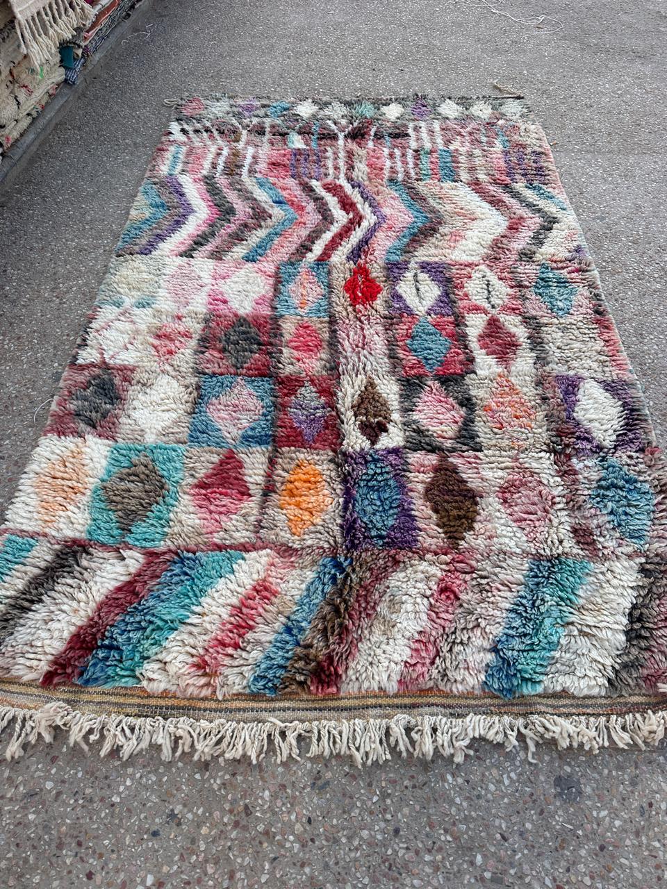 Handmade Azilal Rug, size 250 x 150 cm || 8.2 x 4.92 ft
