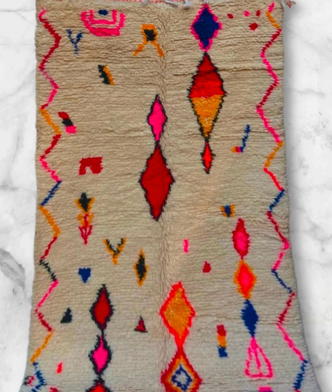 Handmade Azilal Rug, size 250 x 150 cm || 8.2 x 4.92 ft