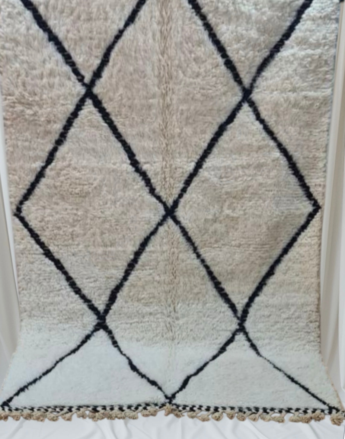 Beni Ouarain Rug size 250 x 150 cm || 8.2 x 4.92 ft