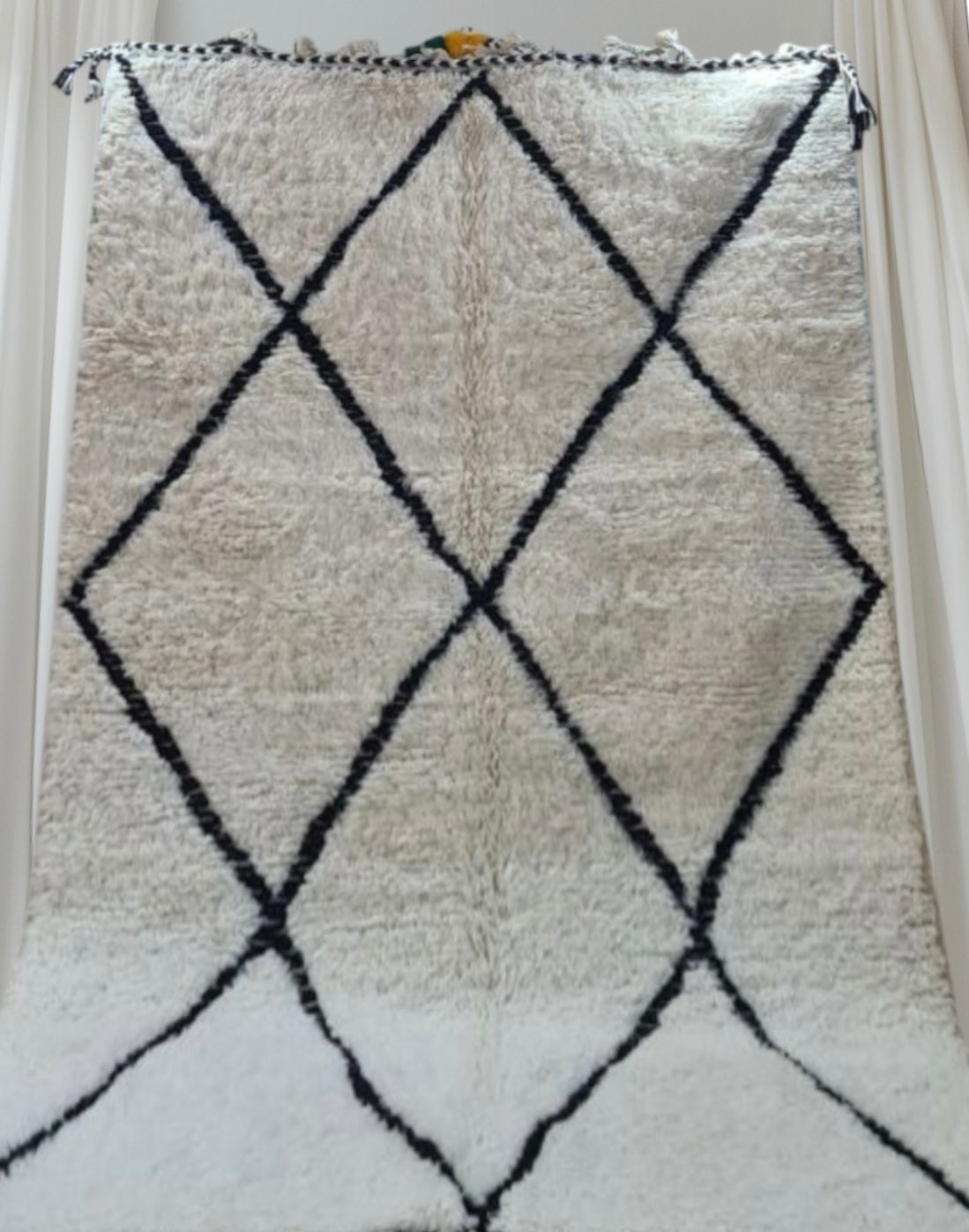 Beni Ouarain Rug size 250 x 150 cm || 8.2 x 4.92 ft
