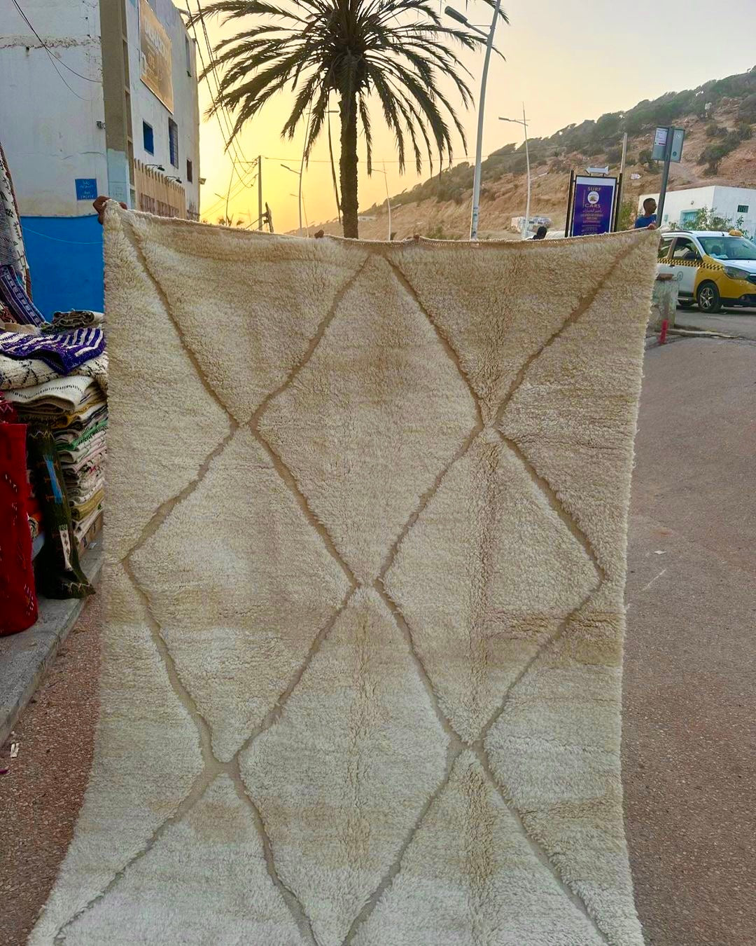Beni Ouarain Rug size 250 x 150 cm || 8.2 x 4.92 ft