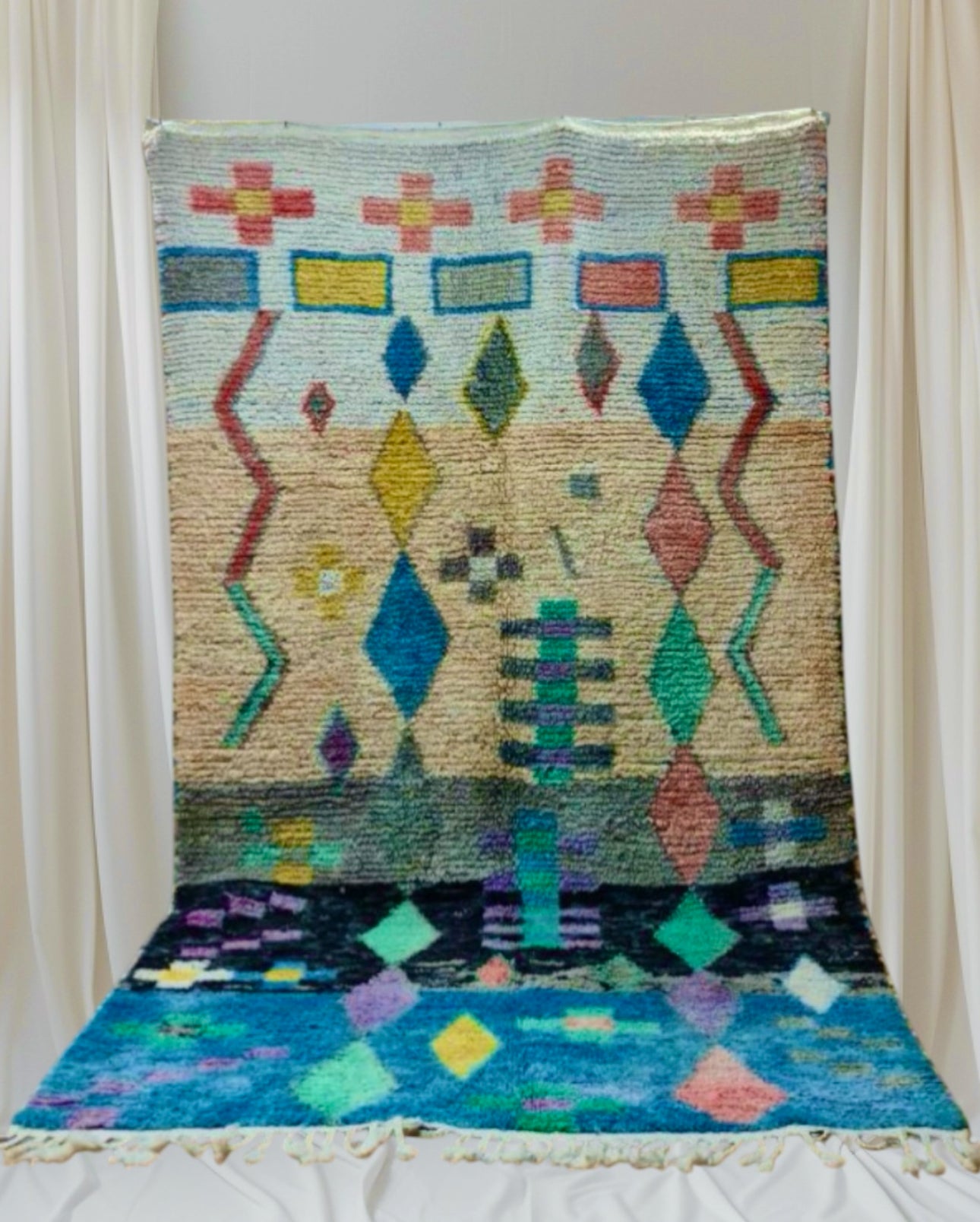 Handmade boujaad Rug, size 250 x 150 cm || 8.2 x 4.92 ft