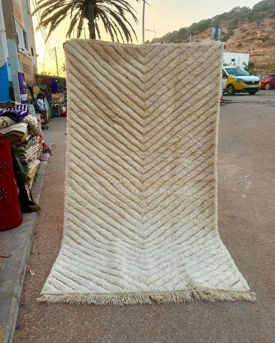Beni Ouarain Rug size 250 x 150 cm || 8.2 x 4.92 ft