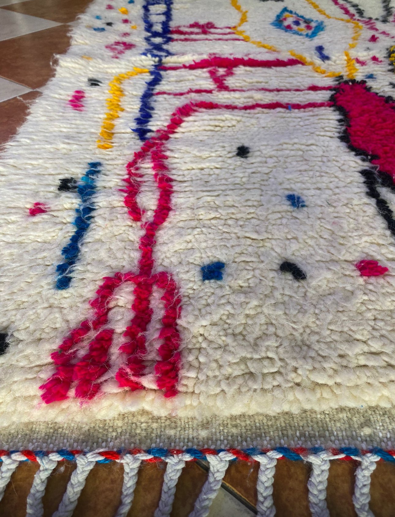 Handmade Azilal Rug, size 150 x 100 cm (4.92 x 3.28 ft)