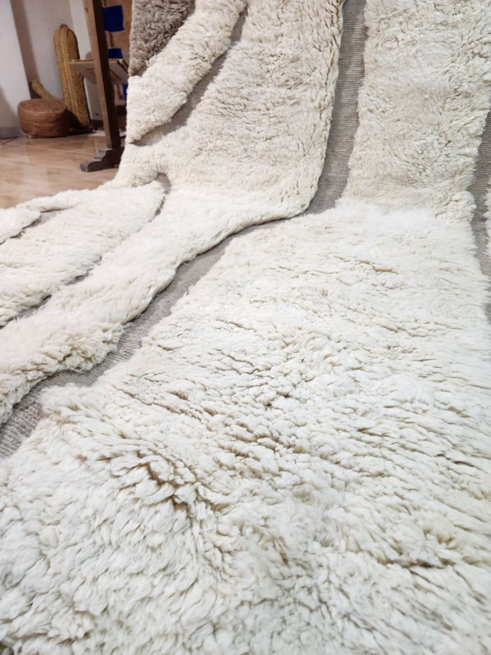 Mrirt Rug size 350 x 290 cm
