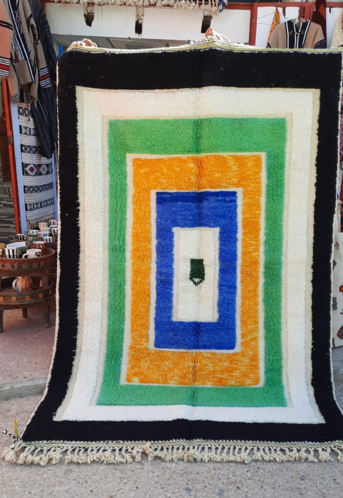 Handmade Azilal Rug, size 250 x 150 cm || 8.2 x 4.92 ft