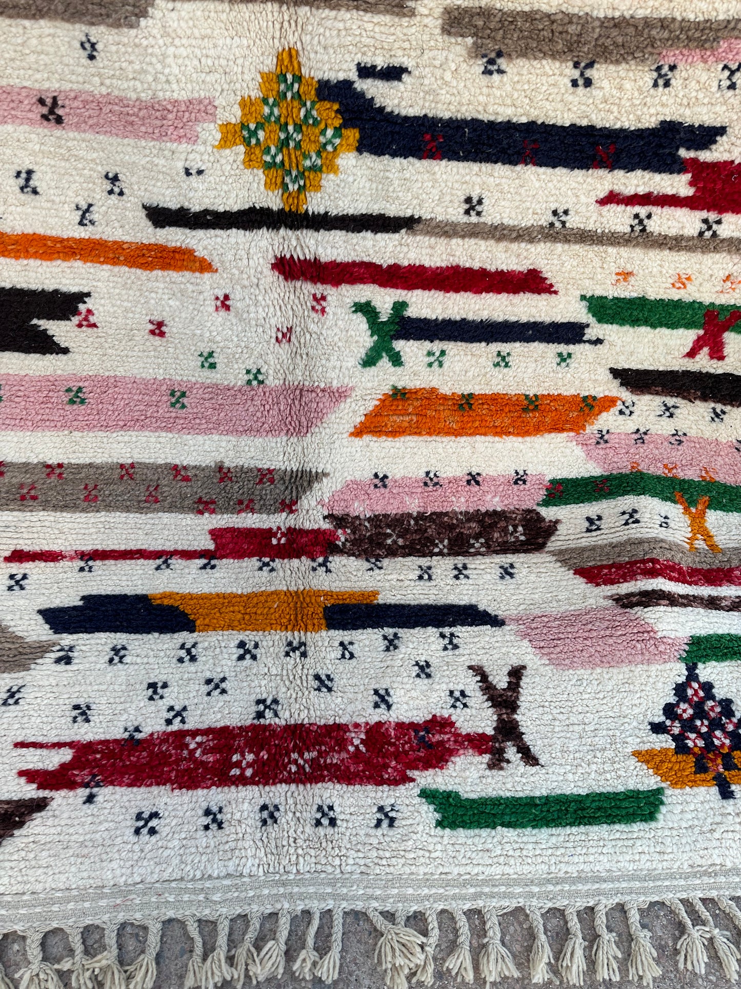 Handmade Azilal Rug, size 300 x 200 cm || 9.84 x 6.56 ft