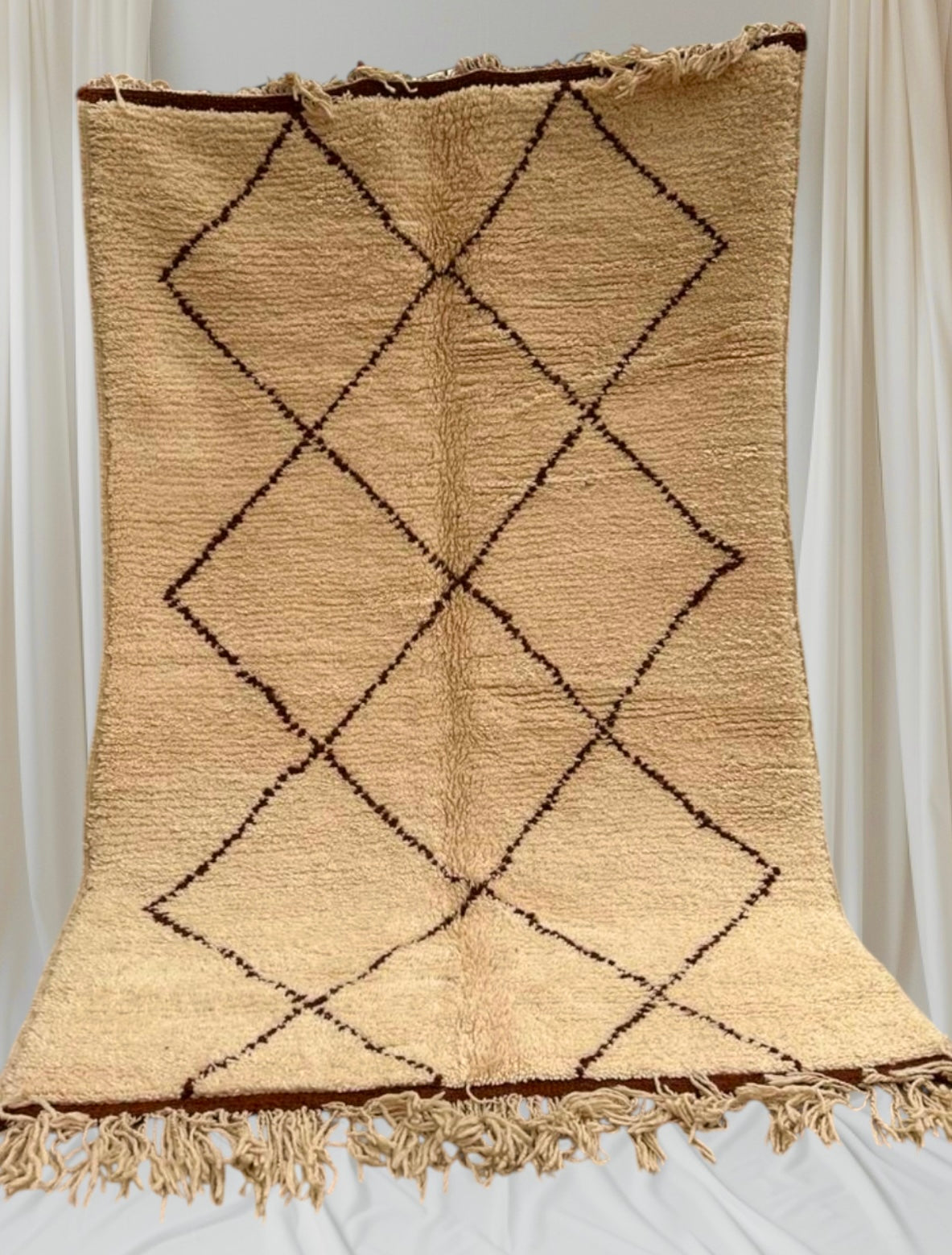 Beni Ouarain Rug size 250 x 150 cm || 8.2 x 4.92 ft