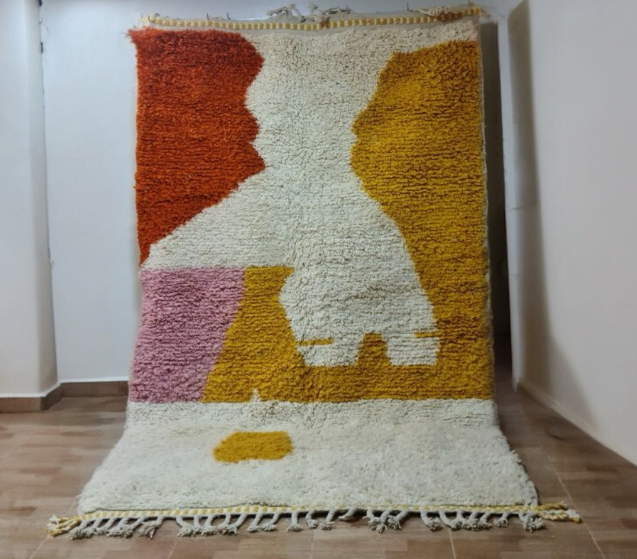 Handmade Azilal Rug, size 250 x 150 cm || 8.2 x 4.92 ft