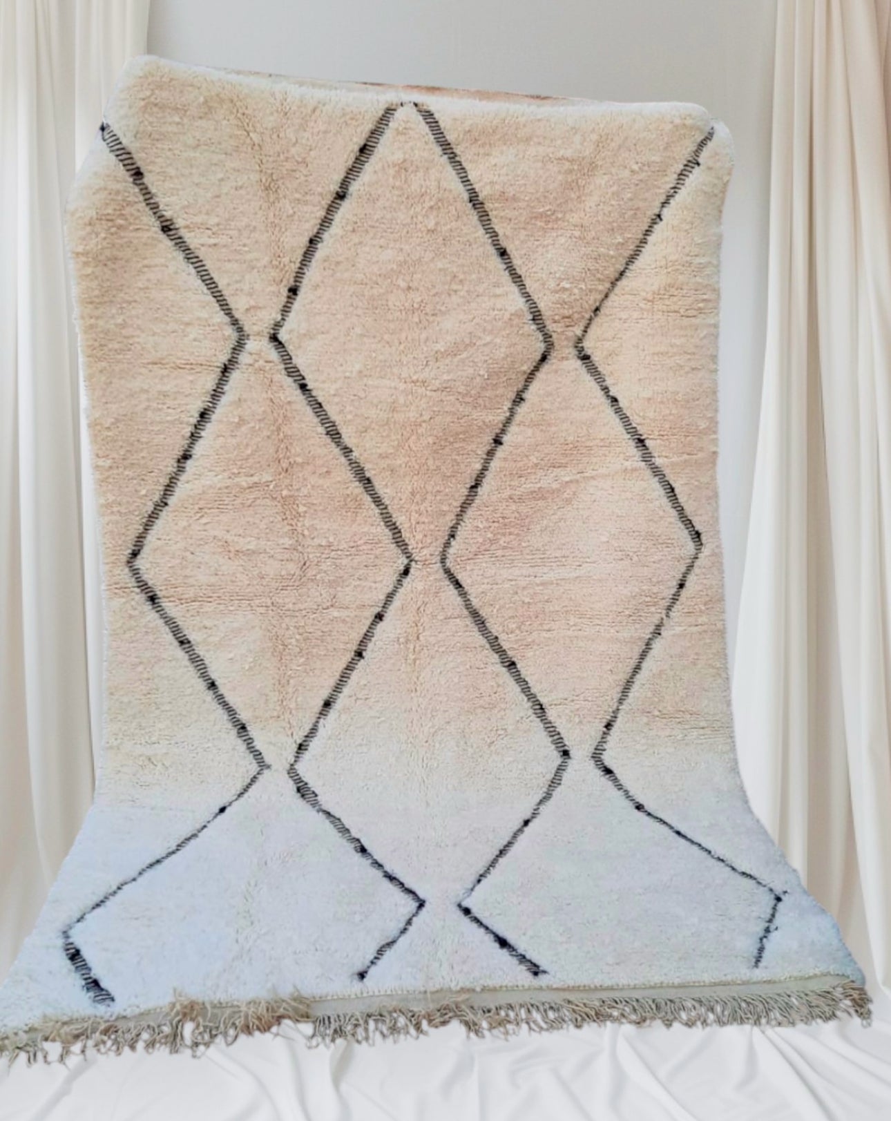 Beni Ouarain Rug size 250 x 150 cm || 8.2 x 4.92 ft