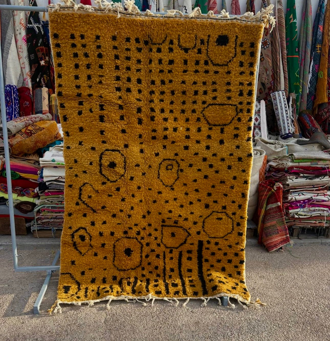Beni Ouarain Rug size 250 x 150 cm || 8.2 x 4.92 ft