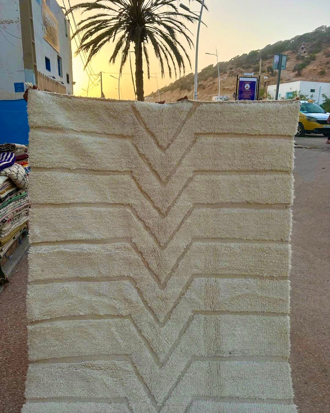 Beni Ouarain Rug size 250 x 150 cm || 8.2 x 4.92 ft