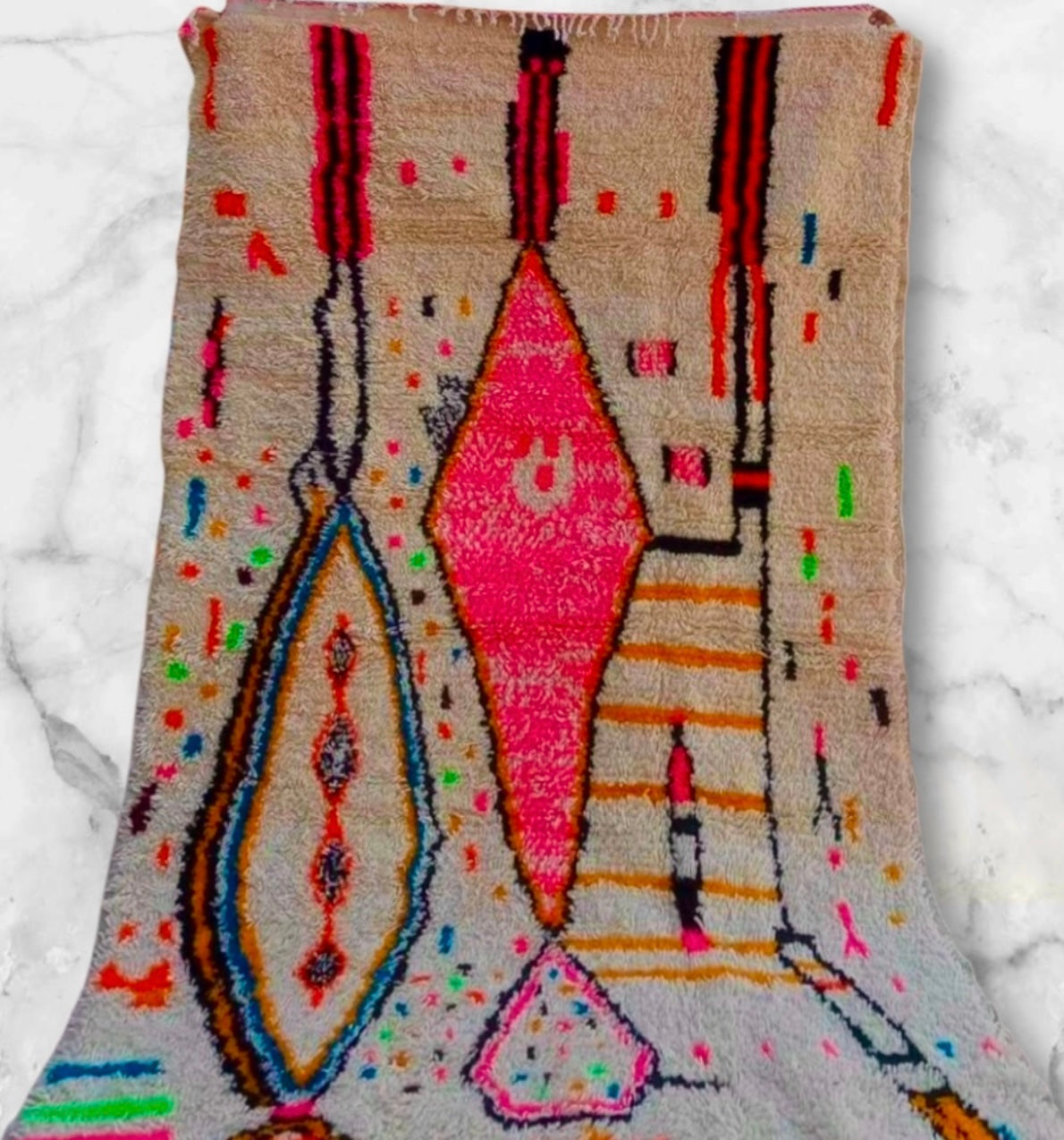 Handmade Azilal Rug, size 250 x 150 cm || 8.2 x 4.92 ft