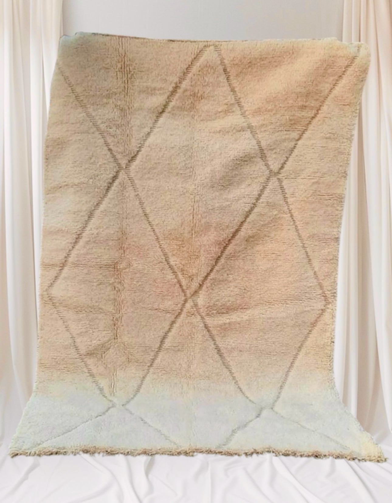 Beni Ouarain Rug size 250 x 150 cm || 8.2 x 4.92 ft