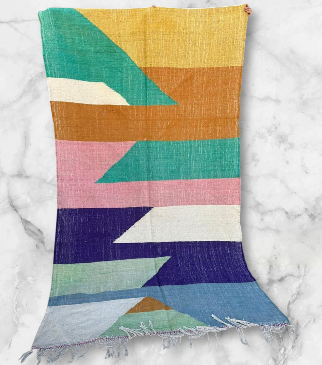Kelim Rug size 250 x 150 cm || 8.2 x 4.92 ft