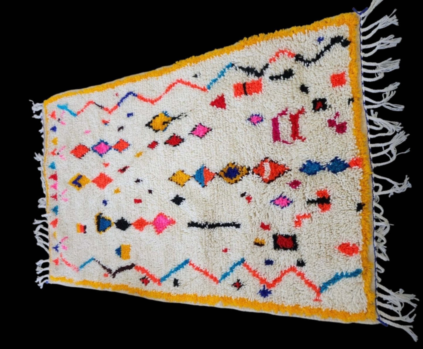 Handmade Azilal Rug, size 150 x 100 cm (4.92 x 3.28 ft)