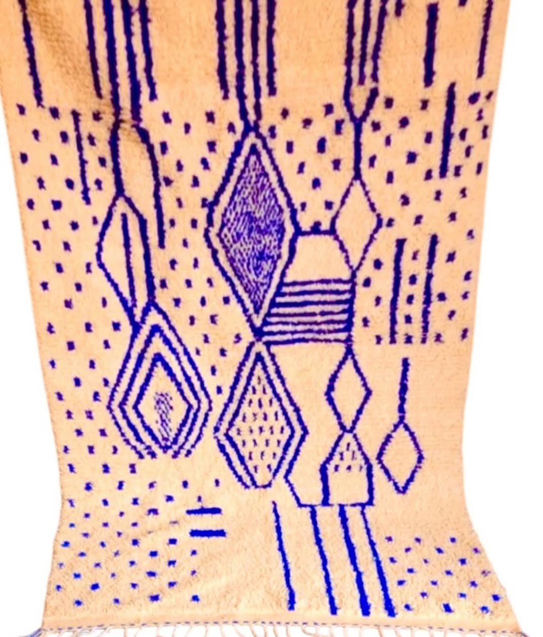 Handmade Azilal Rug, size 250 x 150 cm || 8.2 x 4.92 ft