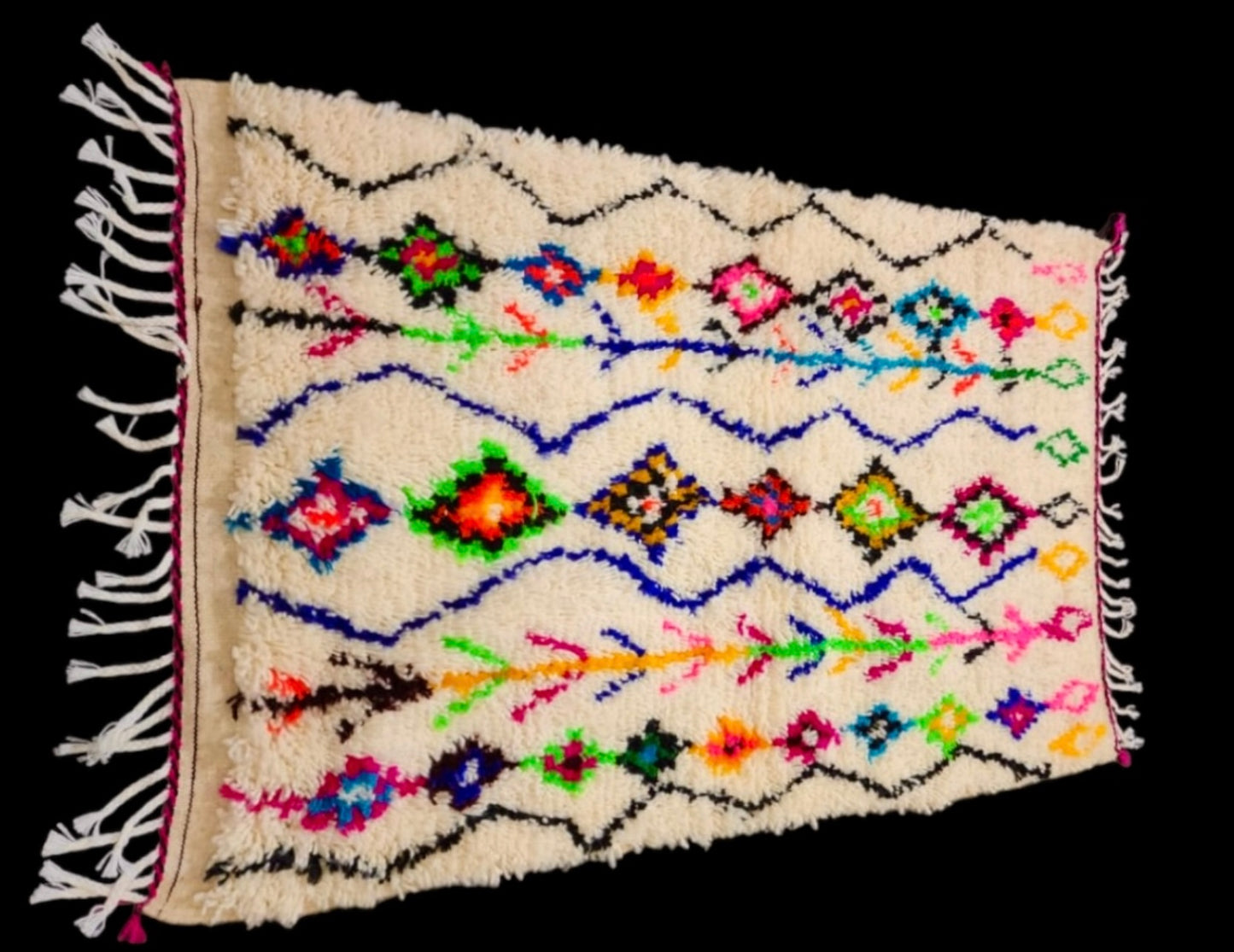 Handmade Azilal Rug, size 150 x 100 cm (4.92 x 3.28 ft)