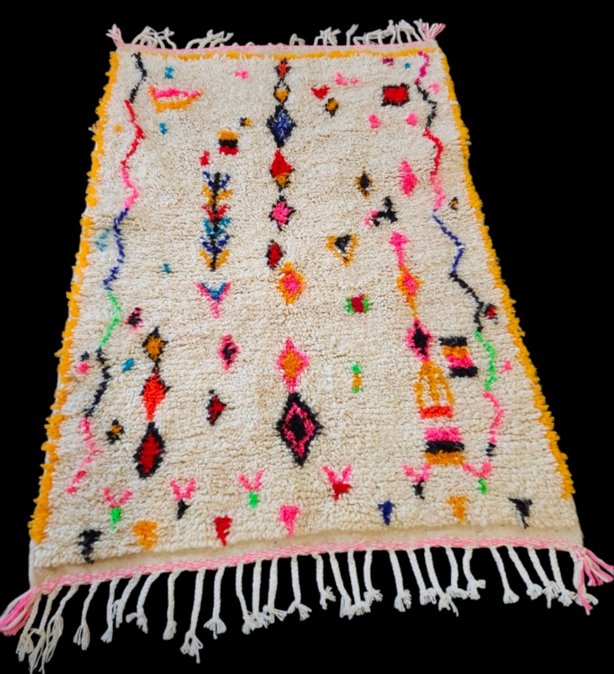 Handmade Azilal Rug, size 150 x 100 cm (4.92 x 3.28 ft)