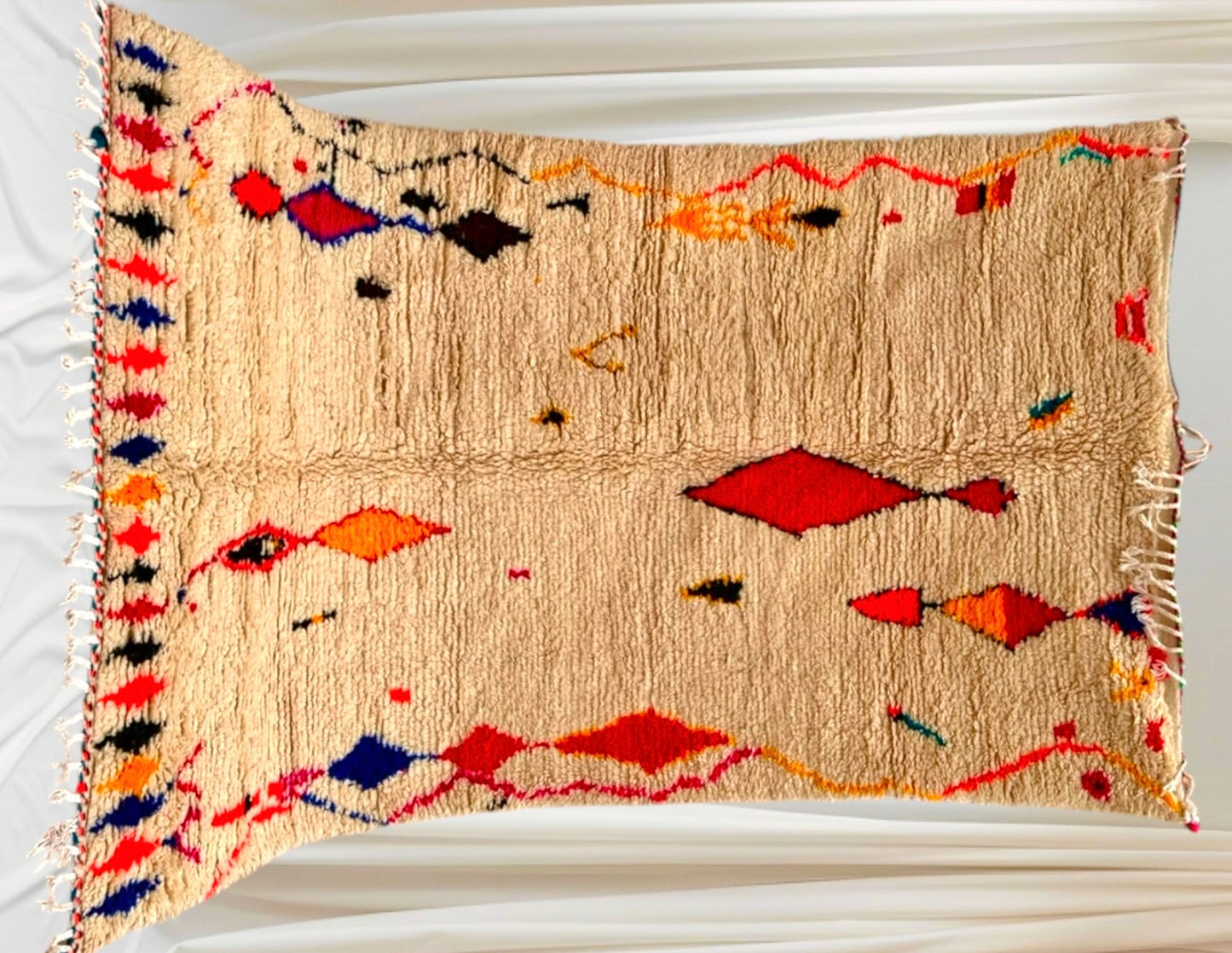 Handmade Azilal Rug, size 250 x 150 cm || 8.2 x 4.92 ft