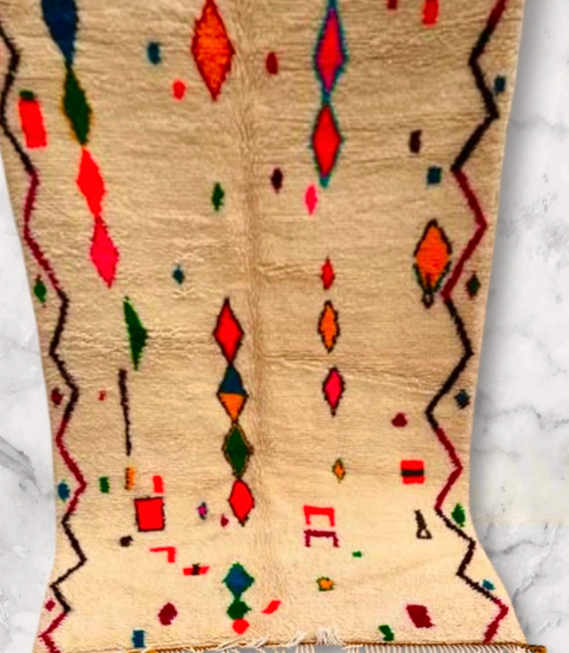 Handmade Azilal Rug, size 250 x 150 cm || 8.2 x 4.92 ft