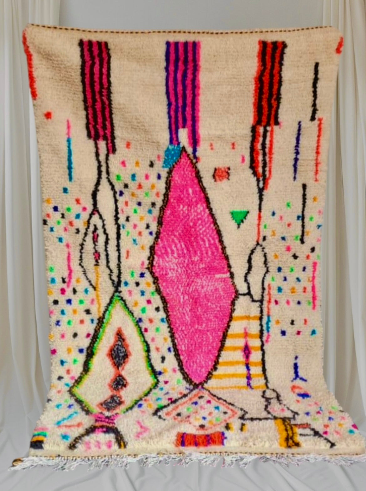 Handmade Azilal Rug, size 250 x 150 cm || 8.2 x 4.92 ft