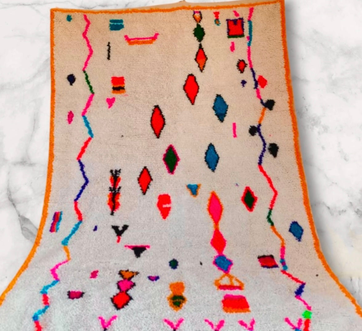 Azilal Rug, size 300 x 200 cm || 9.84 x 6.56 ft