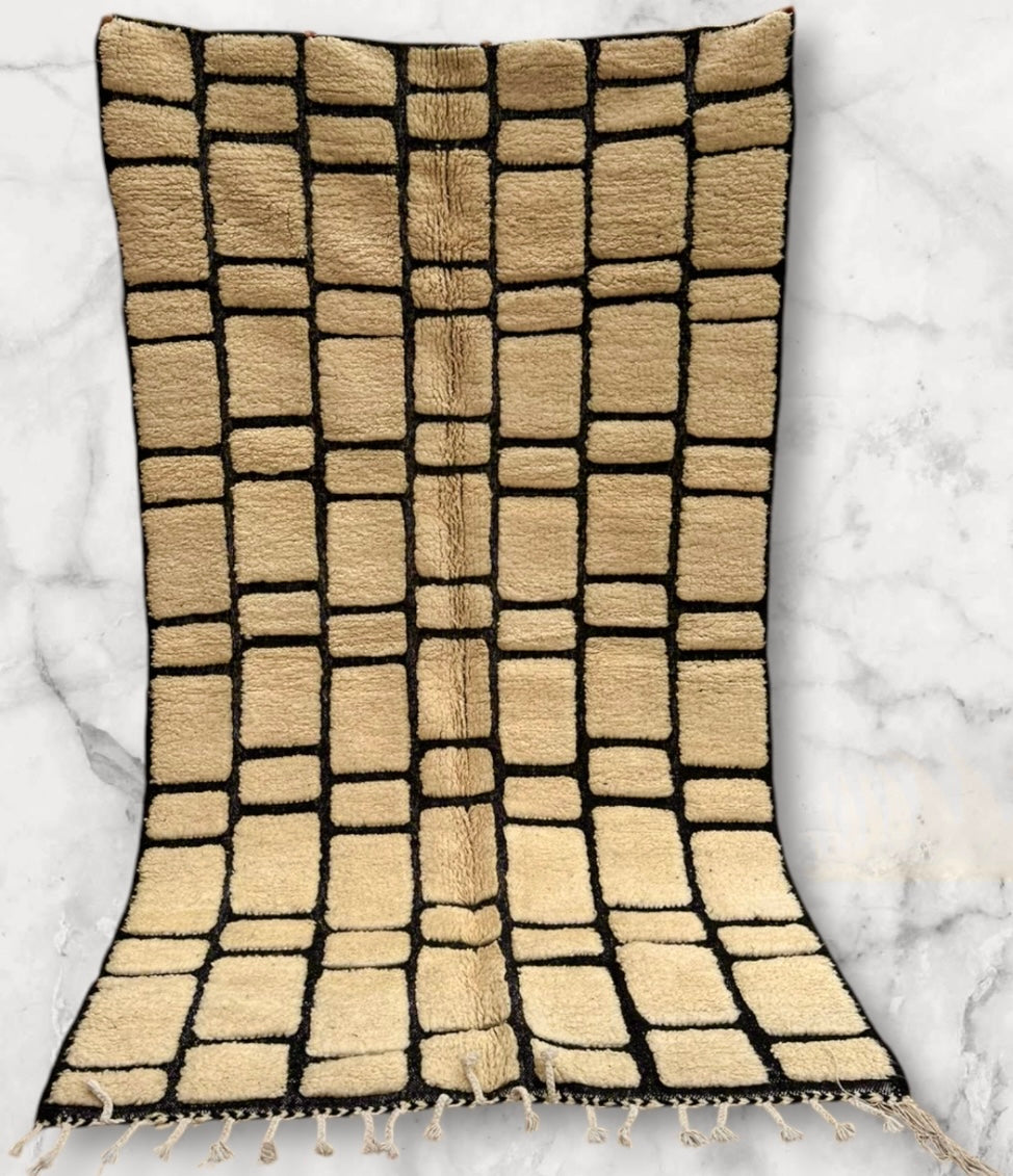 Beni Ouarain Rug size 250 x 150 cm || 8.2 x 4.92 ft