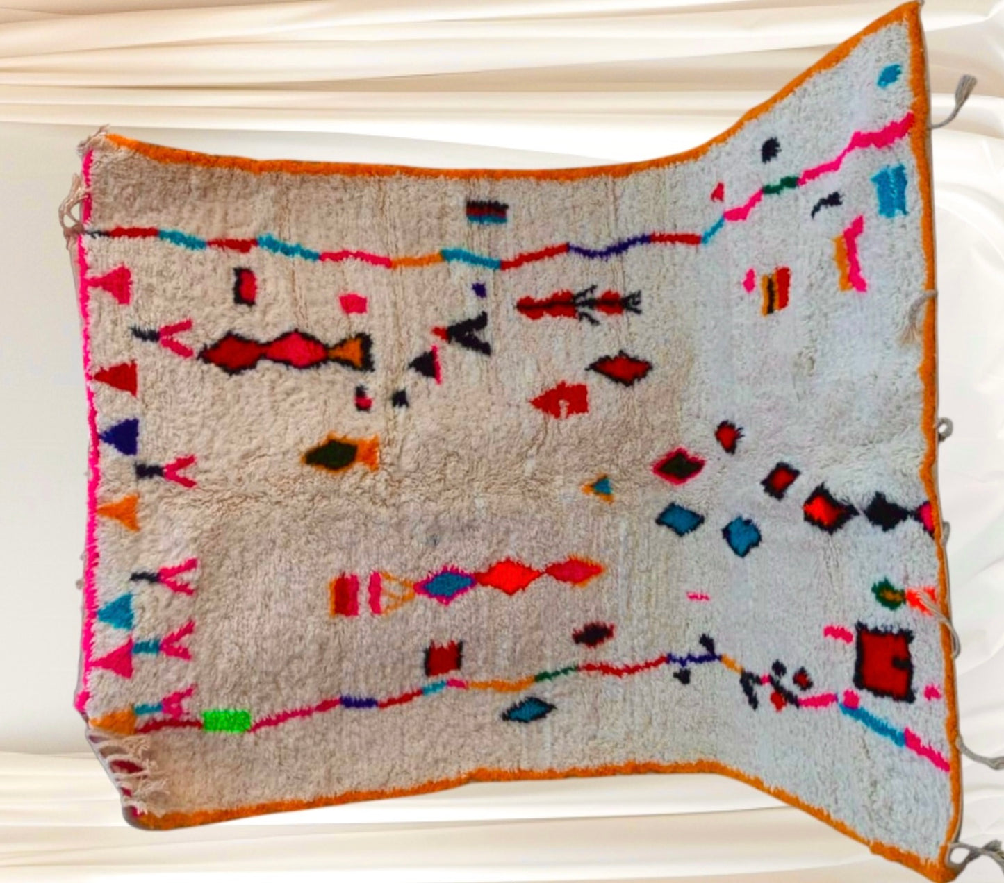 Azilal Rug, size 300 x 200 cm || 9.84 x 6.56 ft