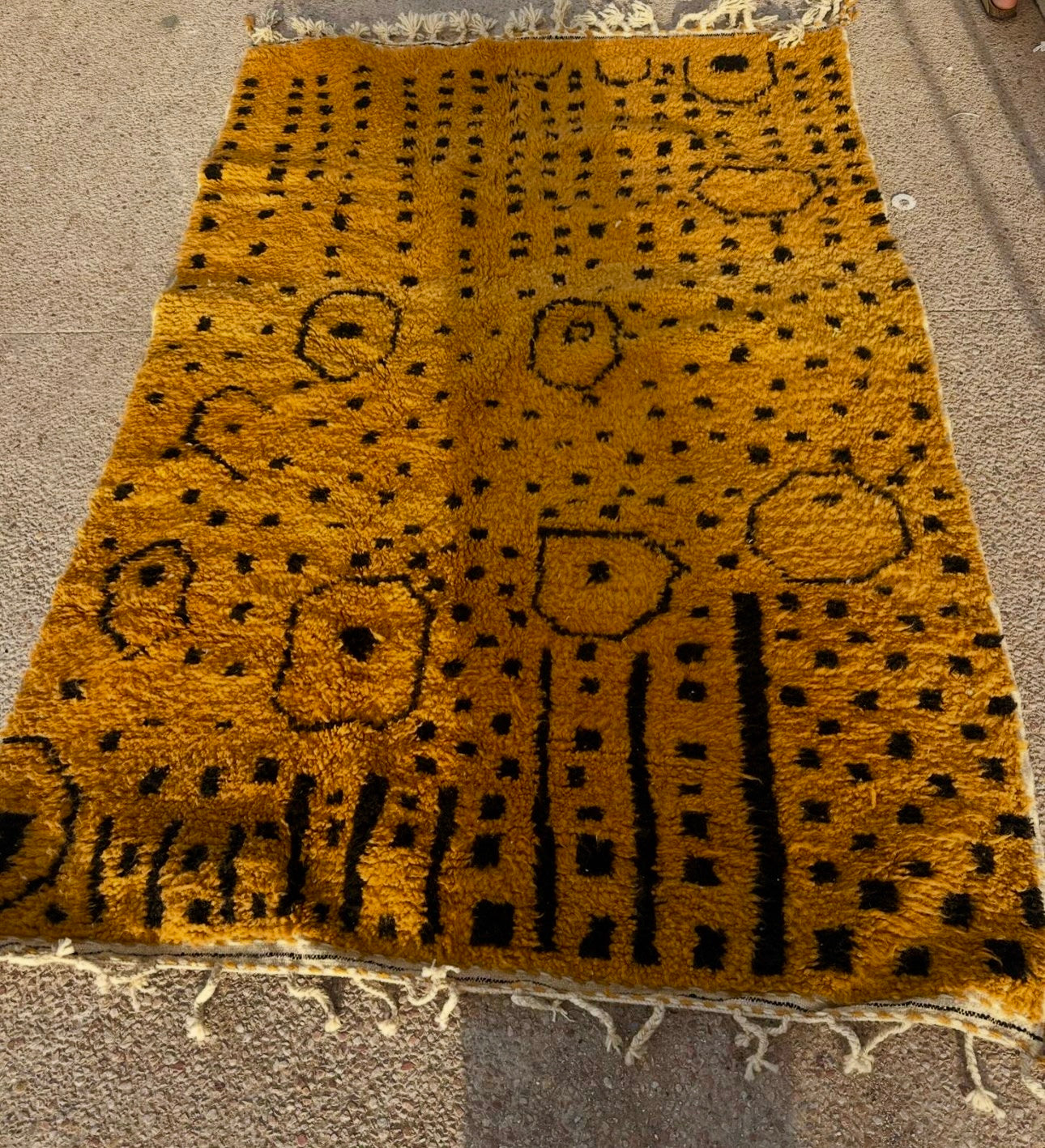 Beni Ouarain Rug size 250 x 150 cm || 8.2 x 4.92 ft