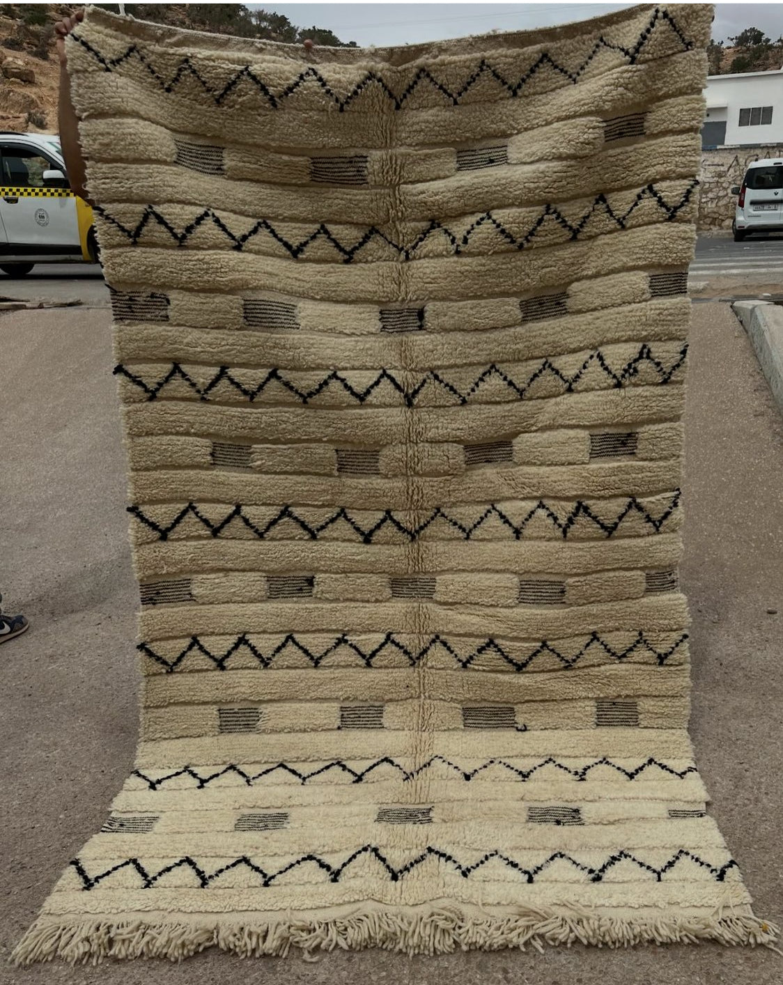 Beni Ouarain Rug size 250 x 150 cm || 8.2 x 4.92 ft