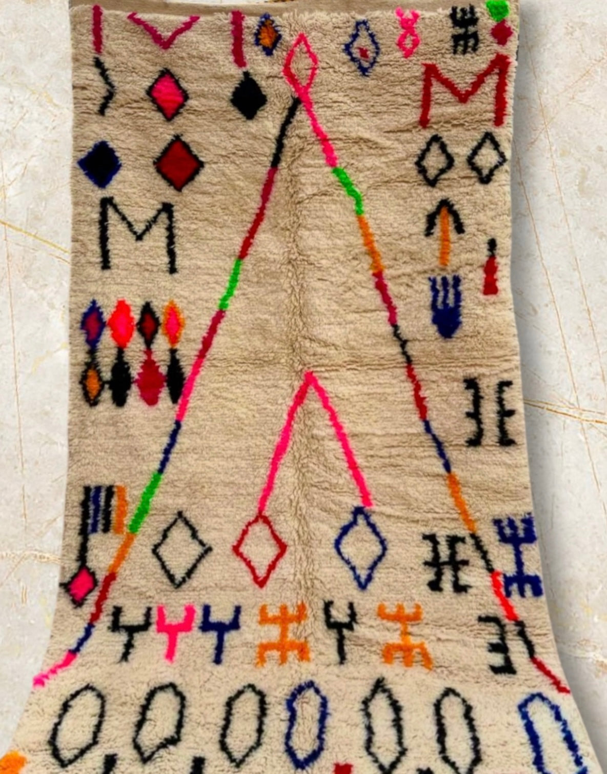 Handmade Azilal Rug, size 250 x 150 cm || 8.2 x 4.92 ft