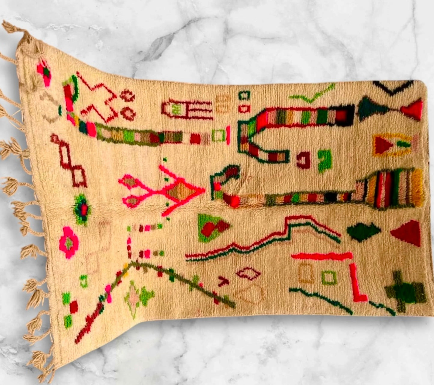 Handmade Azilal Rug, size 250 x 150 cm || 8.2 x 4.92 ft