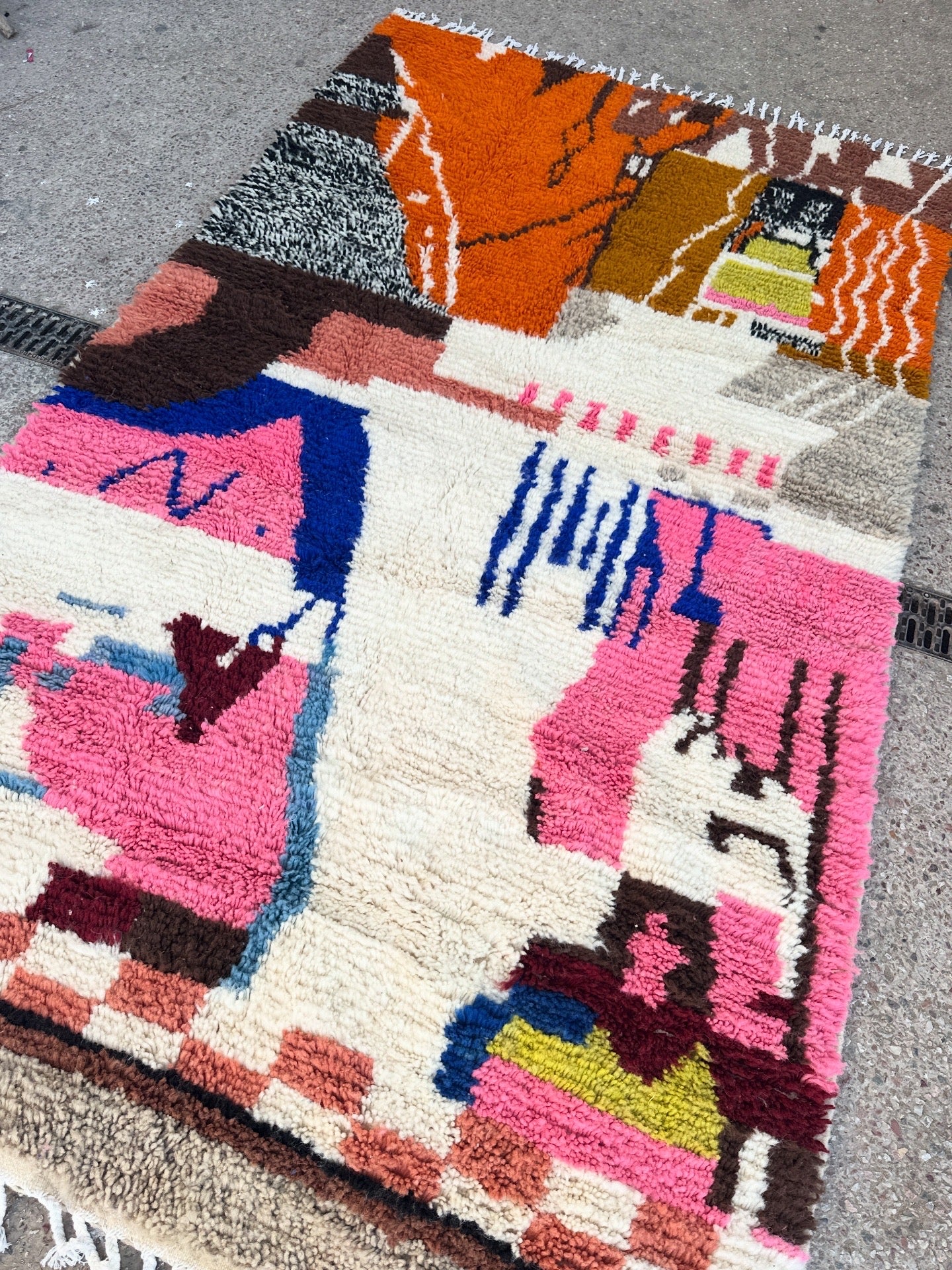 Handmade Beni Ouarain, size 250 x 150 cm || 8.2 x 4.92 ft