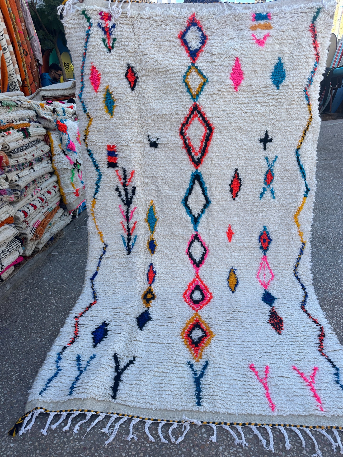 Handmade Azilal Rug, size 250 x 150 cm || 8.2 x 4.92 ft