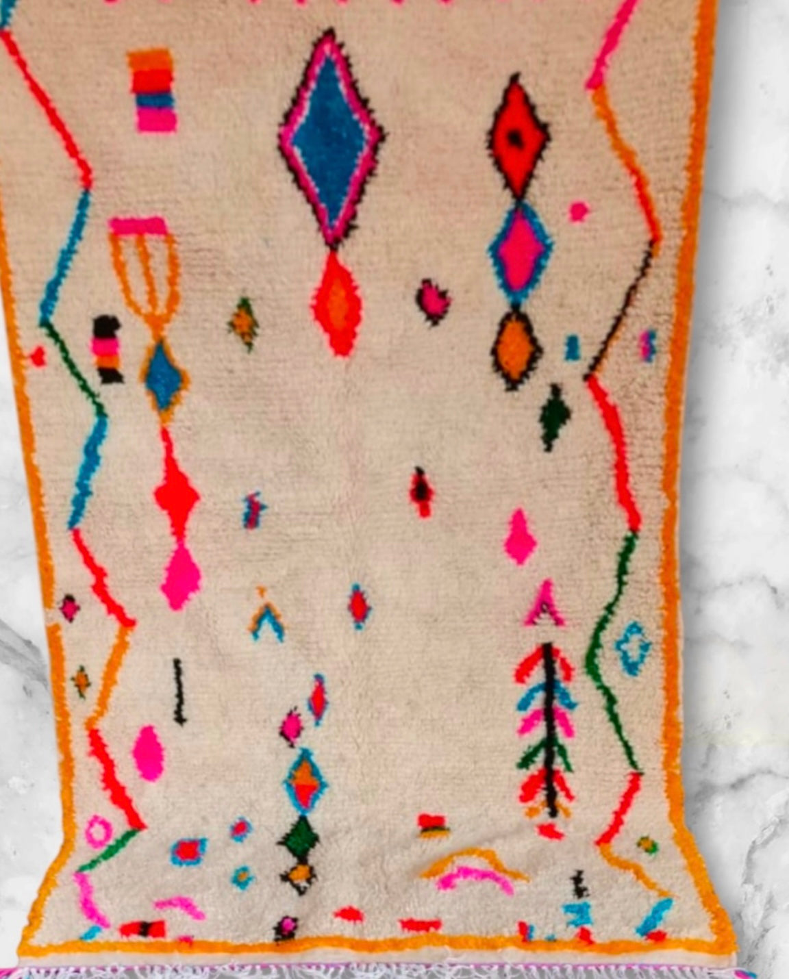 Handmade Azilal Rug, size 250 x 150 cm || 8.2 x 4.92 ft