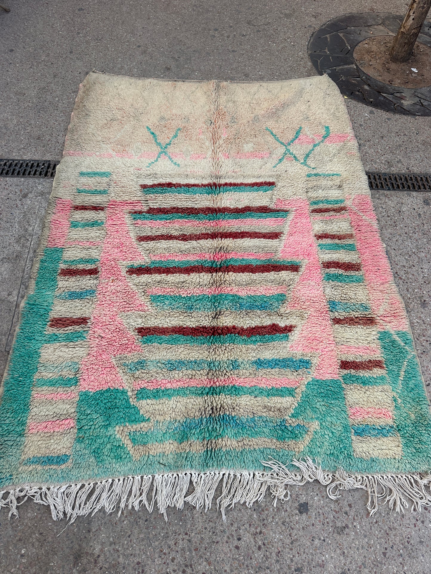 Handmade Azilal Rug, size 250 x 150 cm || 8.2 x 4.92 ft