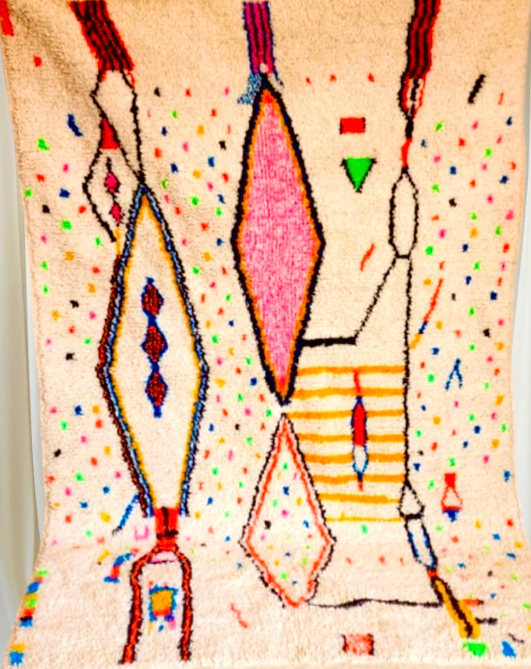 Handmade Azilal Rug, size 250 x 150 cm || 8.2 x 4.92 ft