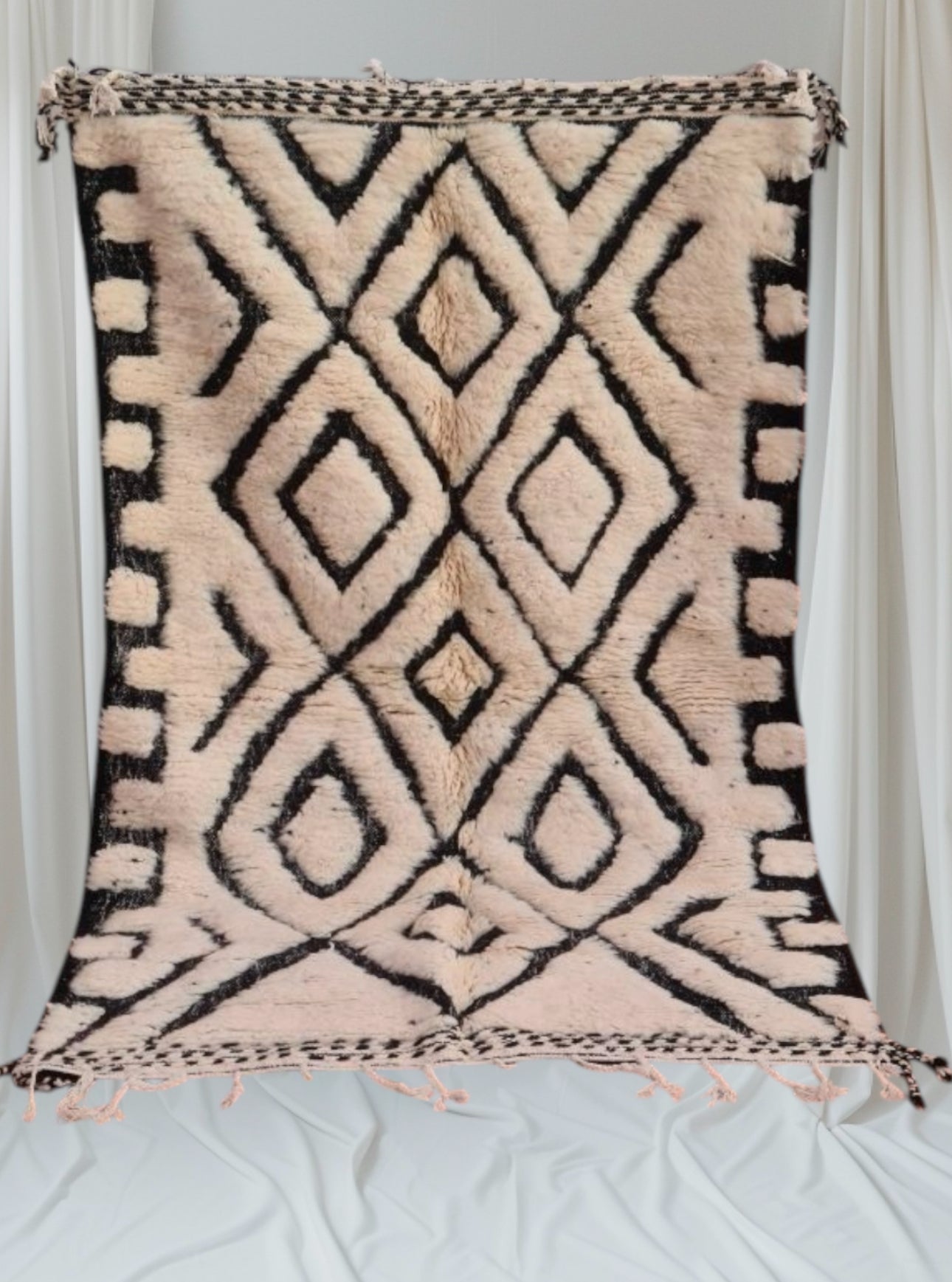 Beni Ouarain Rug size 250 x 150 cm || 8.2 x 4.92 ft